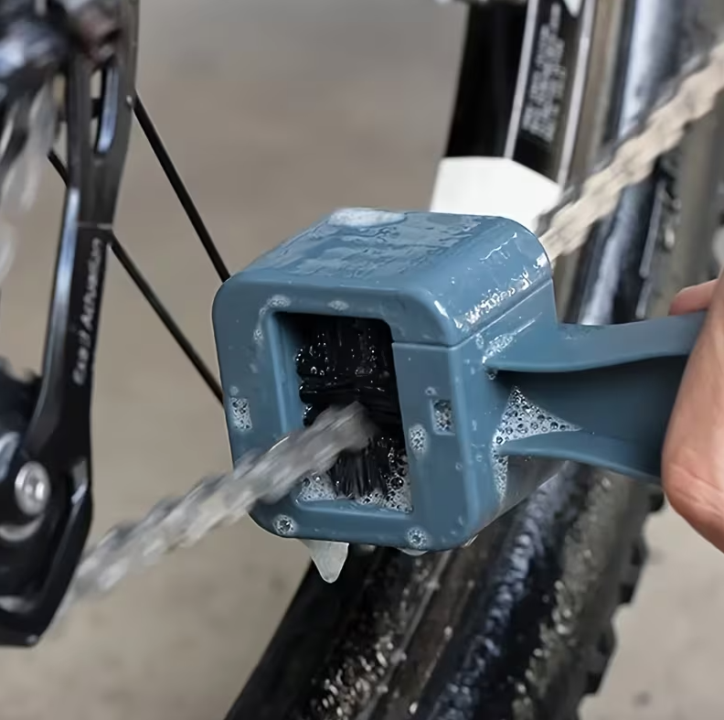 Krtača za čiščenje verige za kolo in motorno kolo - Top pogon