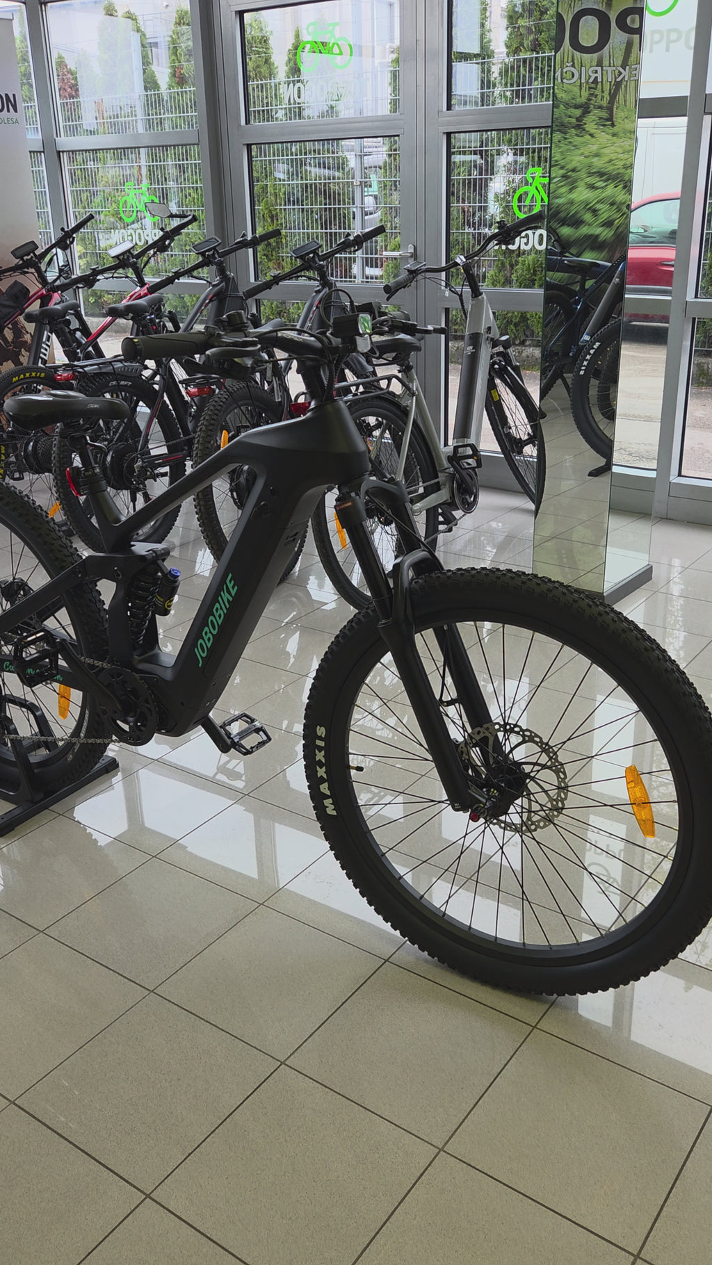 Električno karbonsko kolo JOBO "Carbon edition 1" MOTINOVA (LG 720Wh 15ah)